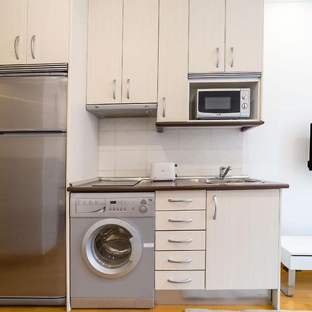 Apartamentos Gran Via Мадрид Экстерьер фото