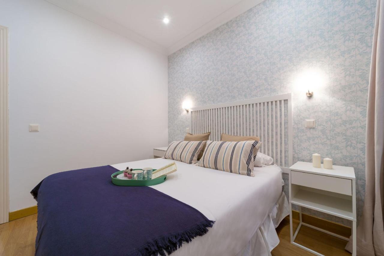 Apartamentos Gran Via Мадрид Экстерьер фото