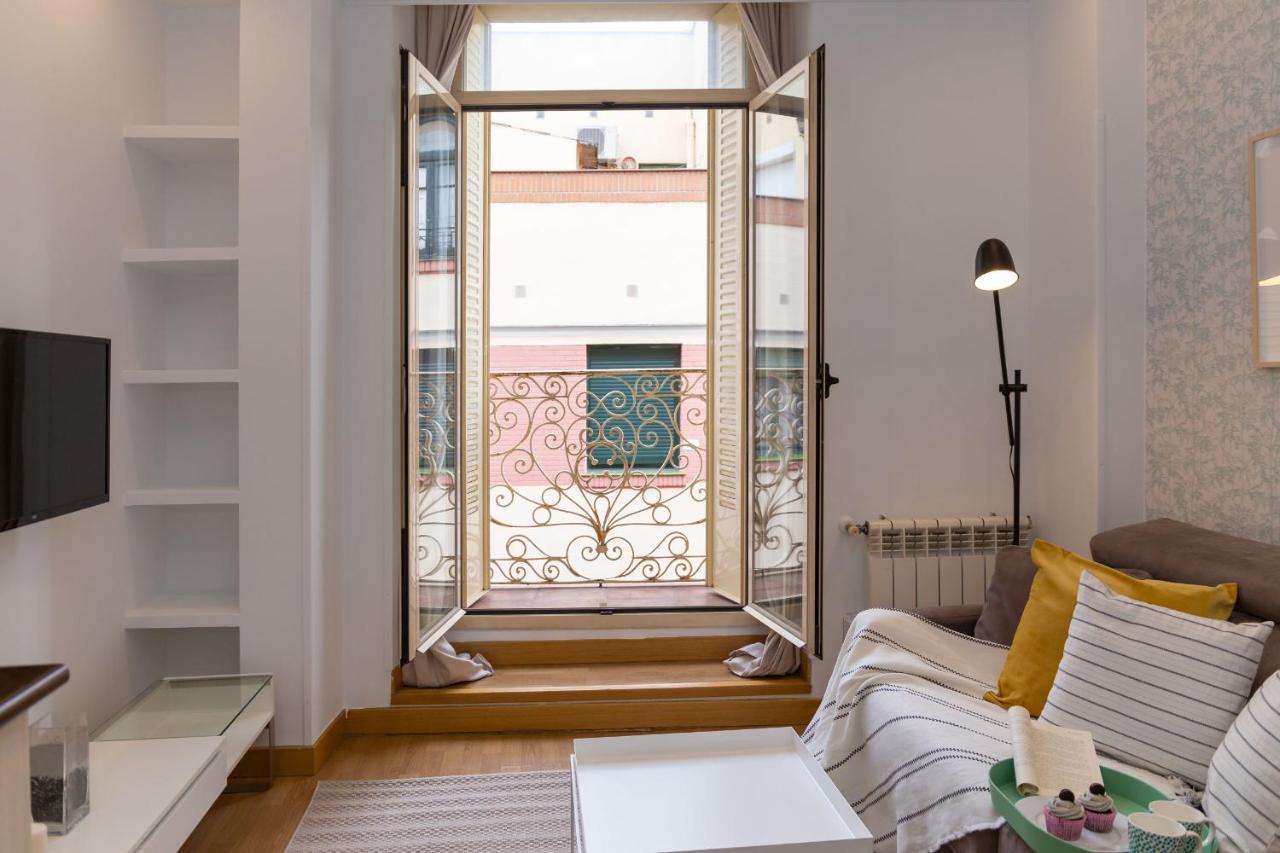 Apartamentos Gran Via Мадрид Экстерьер фото