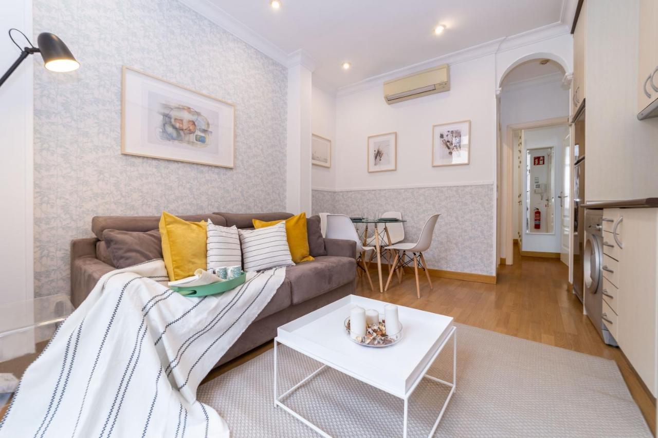 Apartamentos Gran Via Мадрид Экстерьер фото