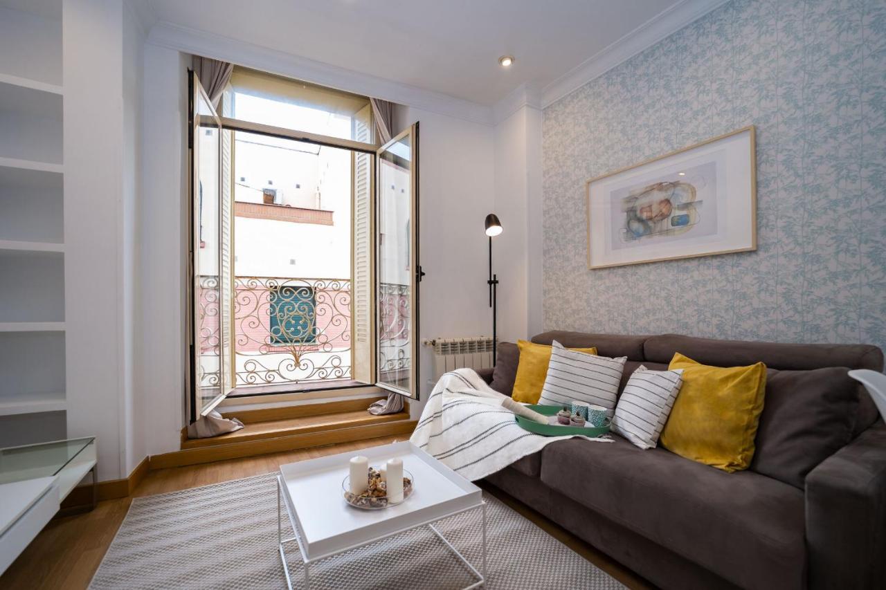 Apartamentos Gran Via Мадрид Экстерьер фото