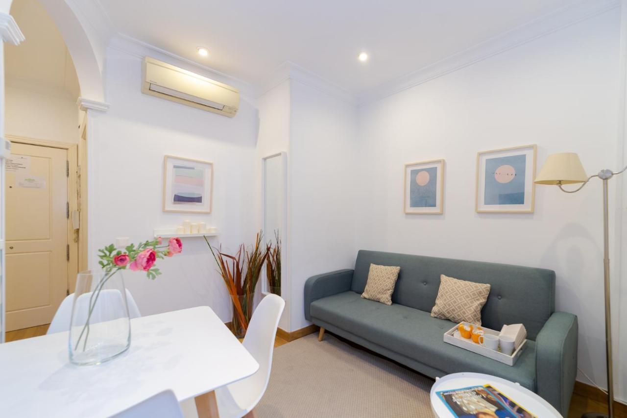 Apartamentos Gran Via Мадрид Экстерьер фото