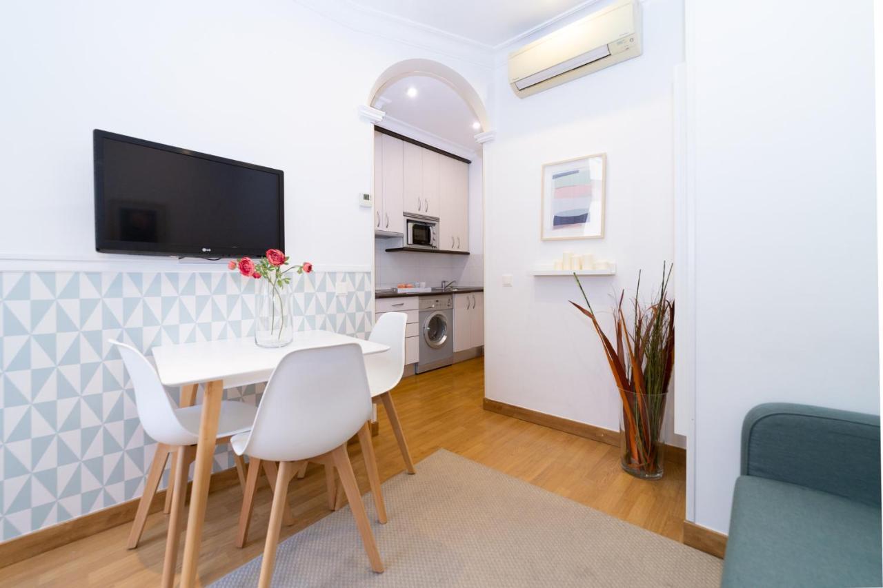 Apartamentos Gran Via Мадрид Экстерьер фото