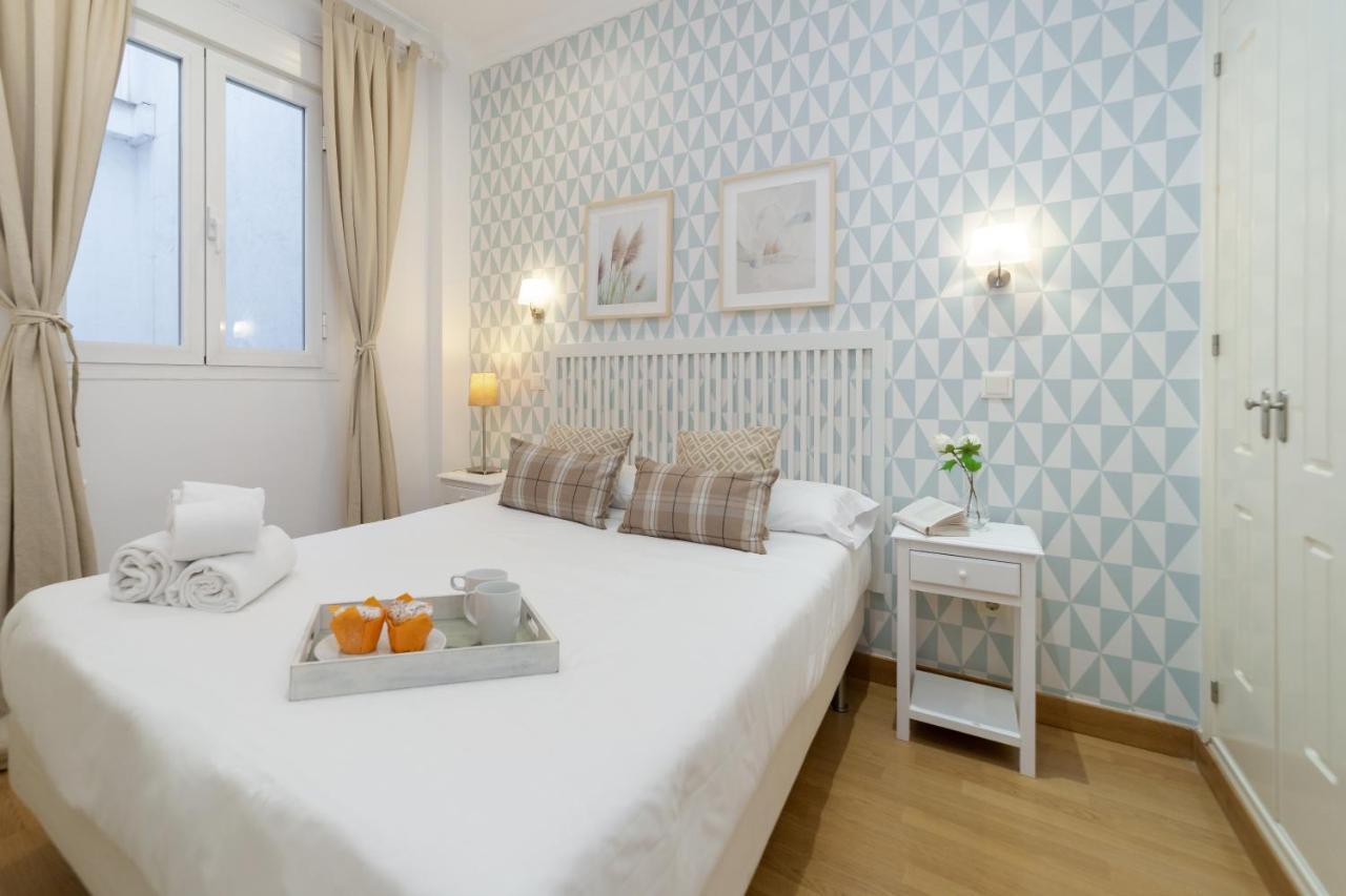 Apartamentos Gran Via Мадрид Экстерьер фото