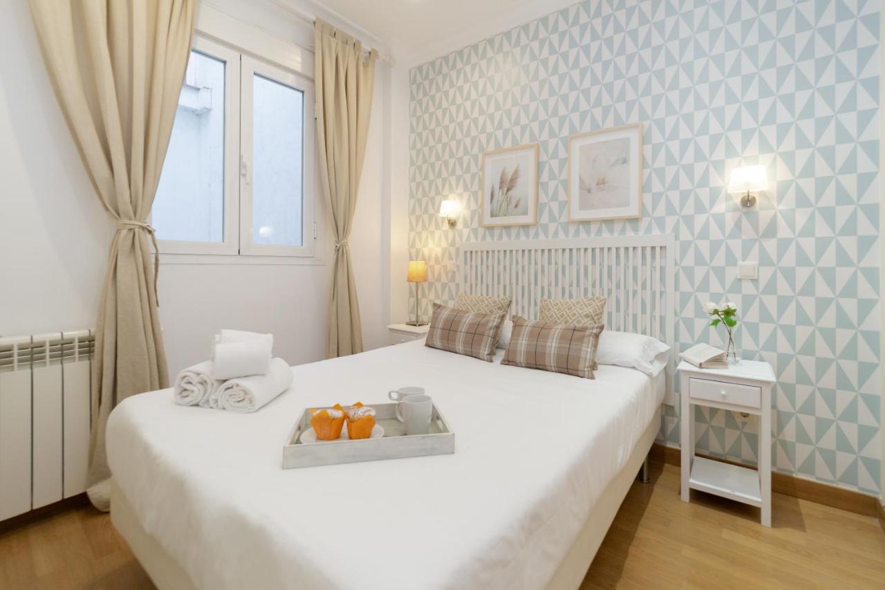 Apartamentos Gran Via Мадрид Экстерьер фото